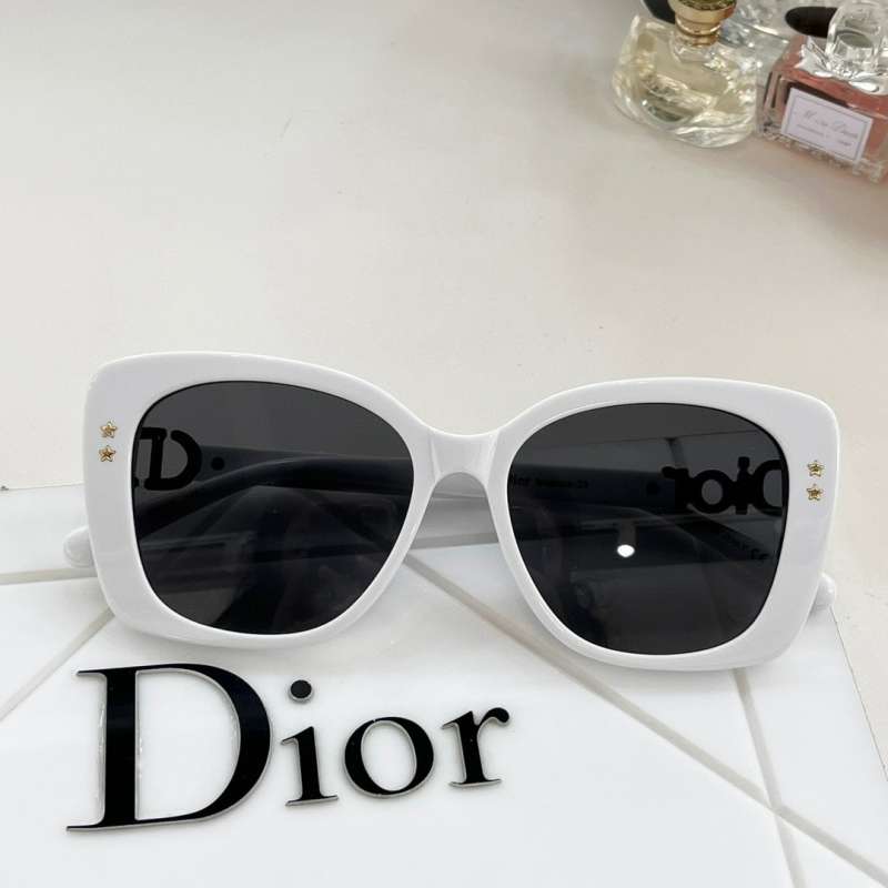 Picture of Dior Sunglasses _SKUfw53700678fw
